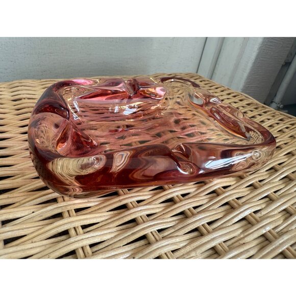 Vintage MCM Pink Iridescent Glass abstract Free form Ash Tray - Picture 4 of 8